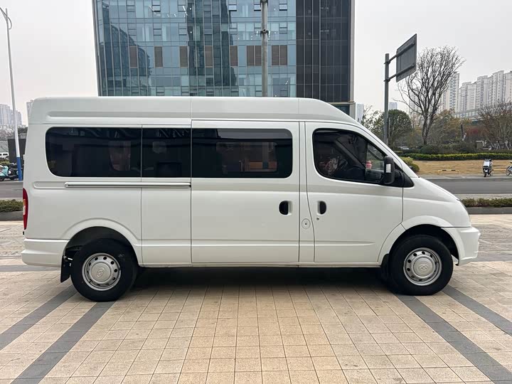 Фото 4 - Maxus V80