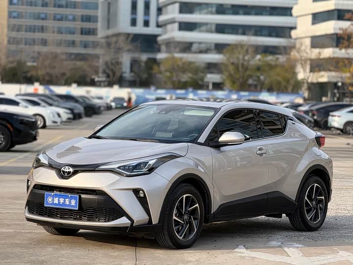 Фото 1 - Toyota C-HR