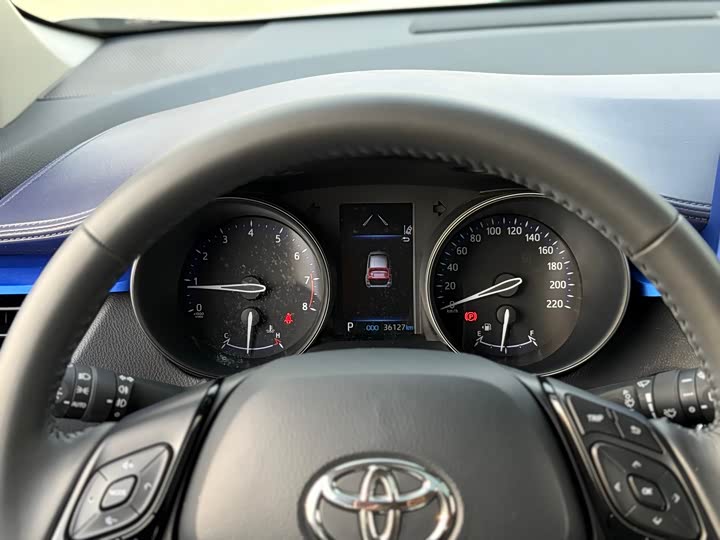 Фото 7 - Toyota C-HR