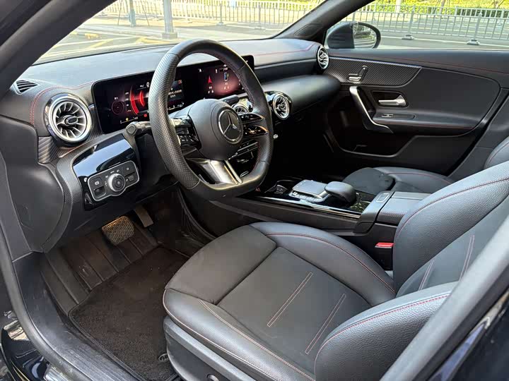 Фото 7 - Mercedes-Benz A-Class