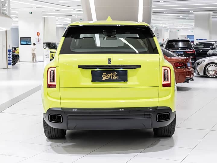 Фото 6 - Rolls-Royce Cullinan