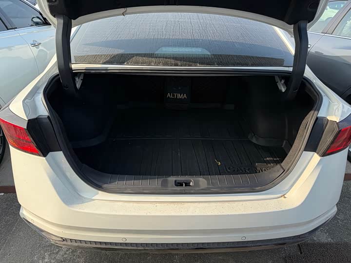 Фото 9 - Nissan Teana