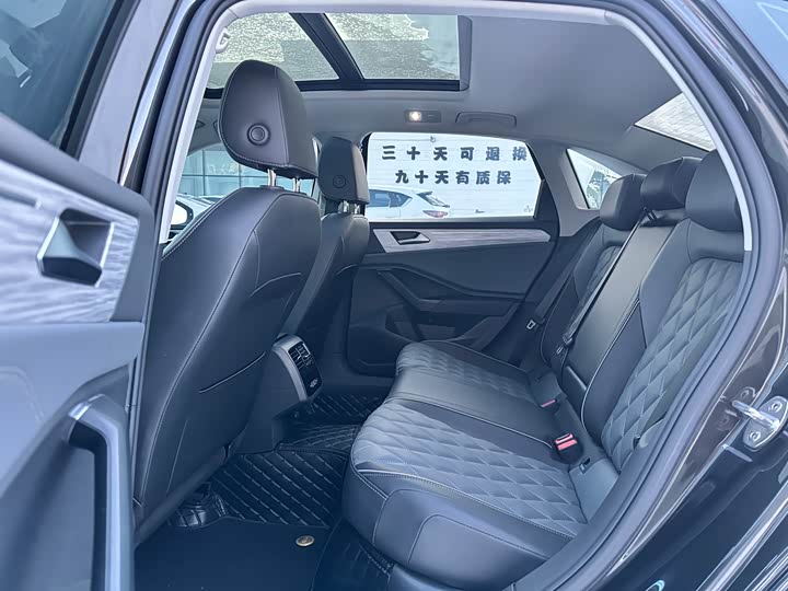 Фото 8 - Volkswagen Sagitar L