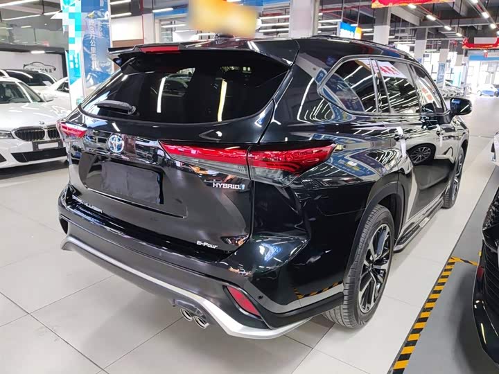 Фото 7 - Toyota Crown Kluger