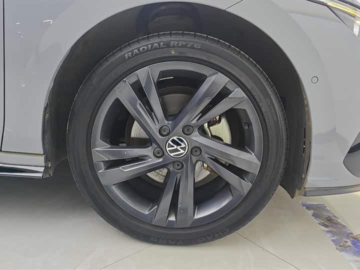 Фото 6 - Volkswagen Golf