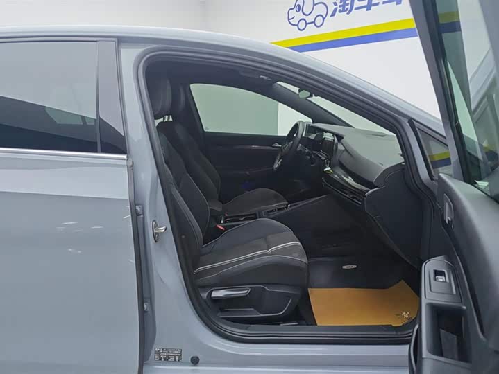 Фото 8 - Volkswagen Golf