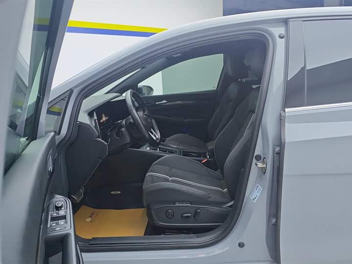 Фото 9 - Volkswagen Golf