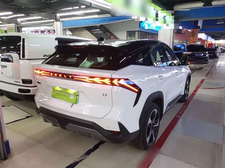 Фото 7 - Geely Galaxy L7