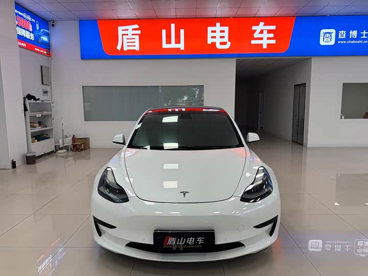 Фото 2 - Tesla Model 3