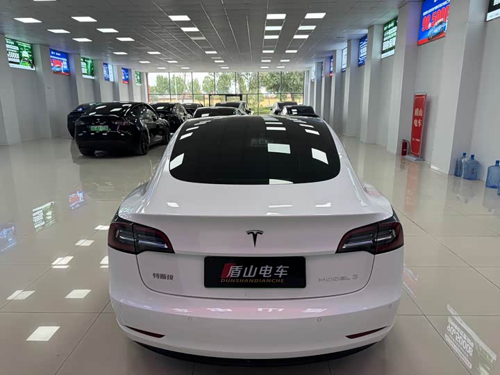 Фото 5 - Tesla Model 3