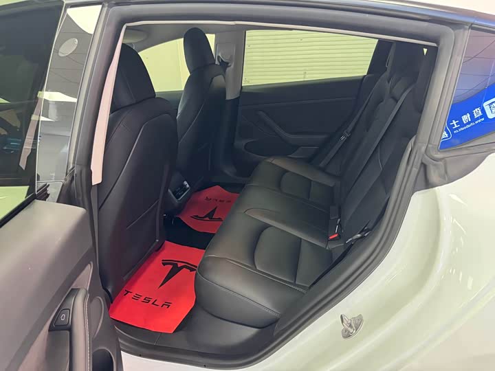 Фото 9 - Tesla Model 3