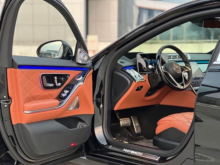 Фото 4 - Mercedes-Benz Maybach S-Class