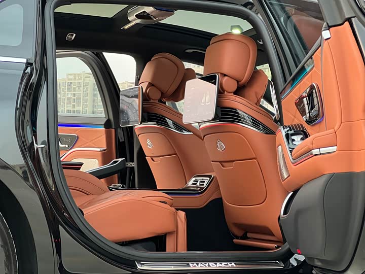 Фото 7 - Mercedes-Benz Maybach S-Class