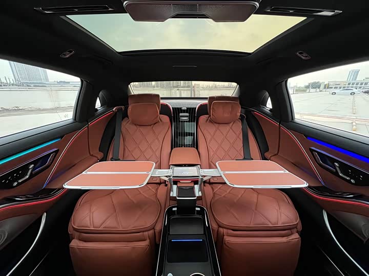Фото 9 - Mercedes-Benz Maybach S-Class