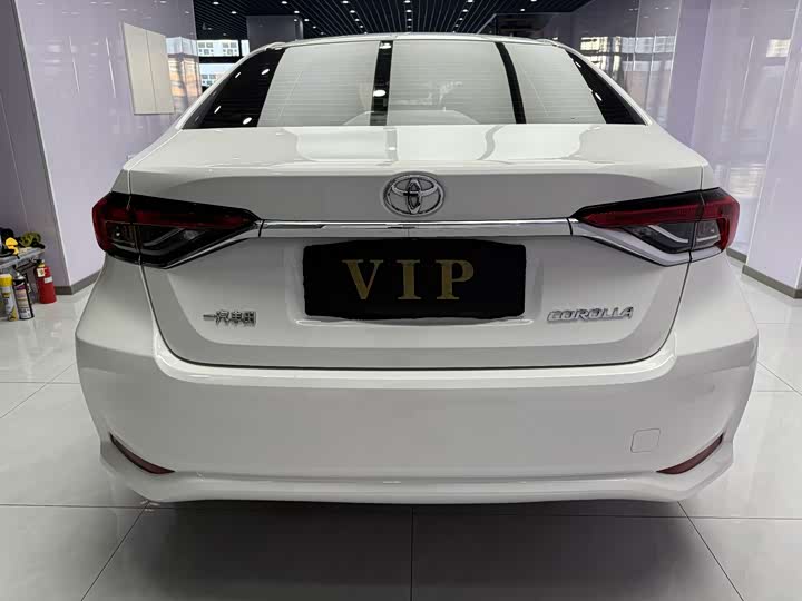 Фото 3 - Toyota Corolla