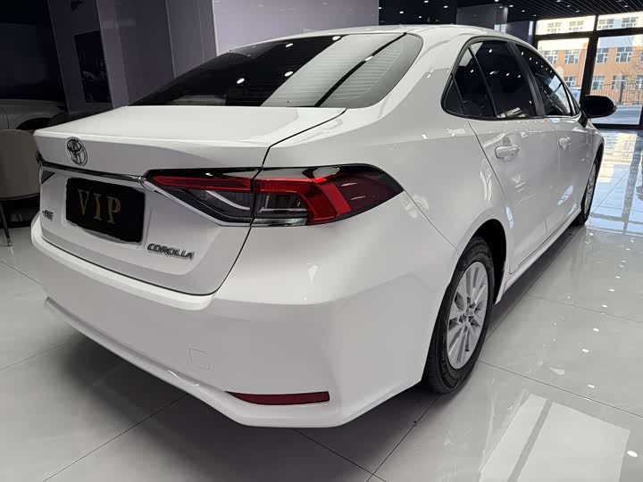 Фото 4 - Toyota Corolla