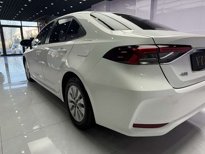 Фото 6 - Toyota Corolla