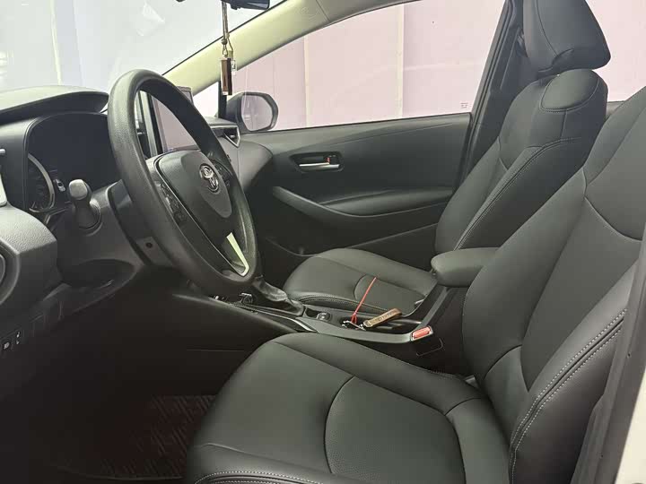 Фото 8 - Toyota Corolla