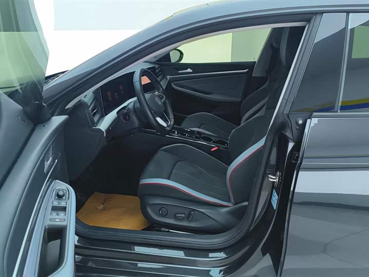 Фото 9 - Volkswagen Lamando L