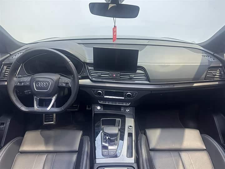 Фото 6 - Audi Q5L