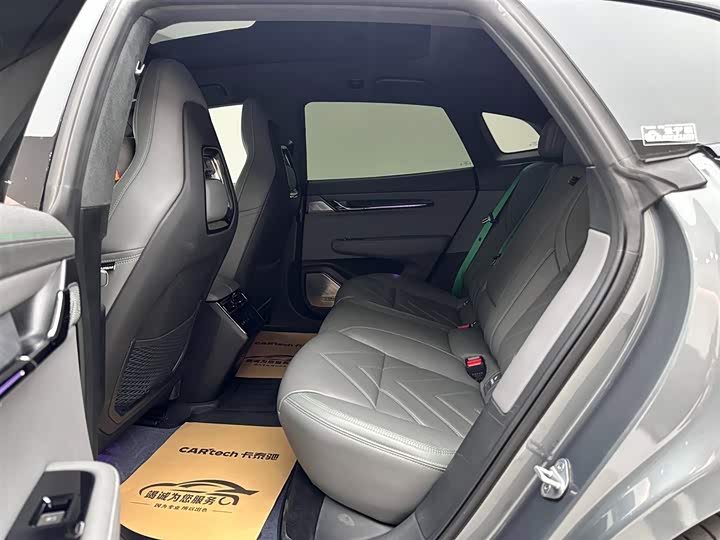 Фото 9 - Zeekr 001