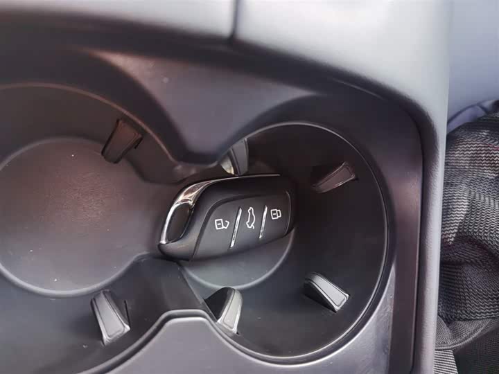 Фото 9 - MG Motor 5