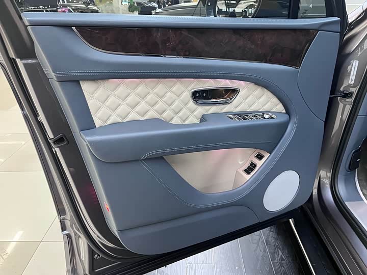 Фото 6 - Bentley Bentayga