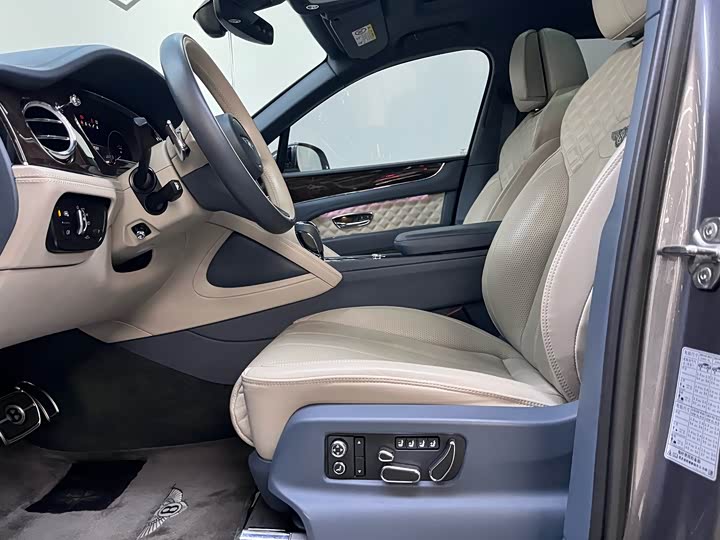 Фото 8 - Bentley Bentayga