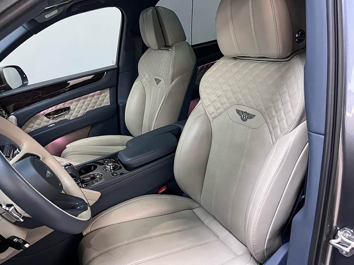 Фото 9 - Bentley Bentayga