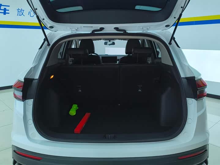 Фото 4 - Geely Coolray