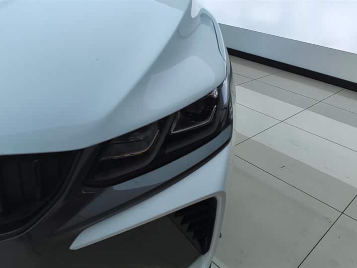 Фото 5 - Geely Coolray