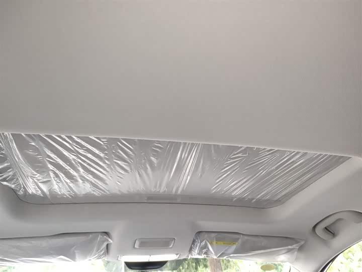 Фото 8 - Roewe i5