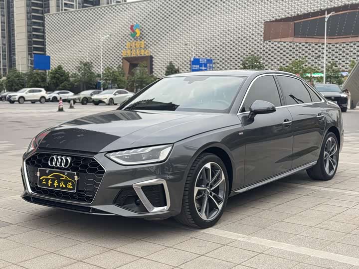 Фото 2 - Audi A4L