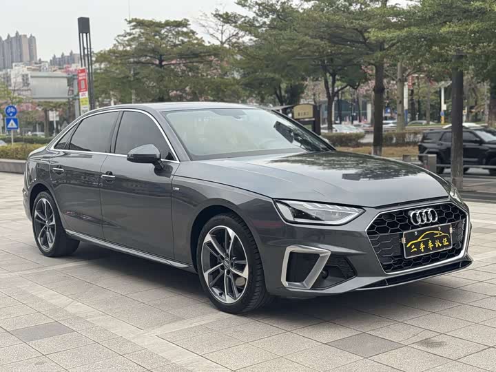 Фото 3 - Audi A4L