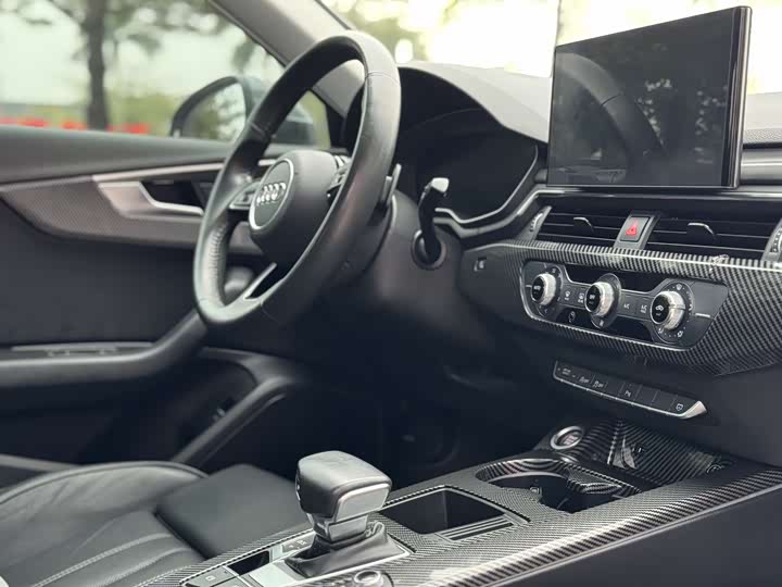 Фото 7 - Audi A4L