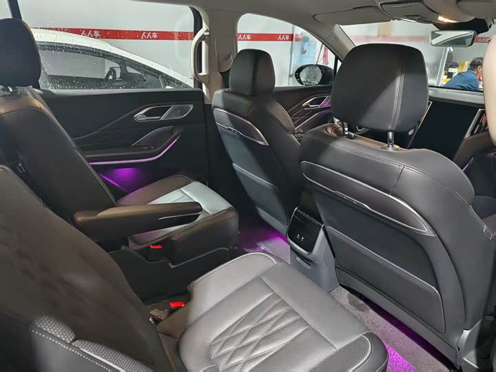 Фото 8 - Hongqi HS7 Hybrid