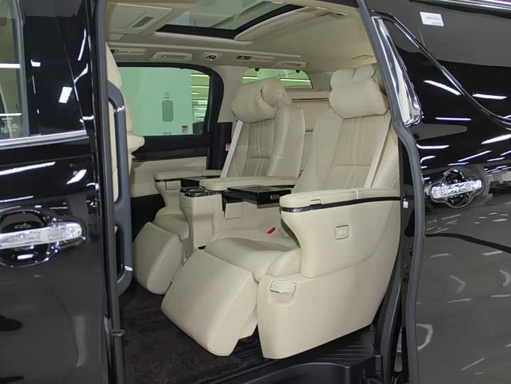 Фото 7 - Toyota Alphard