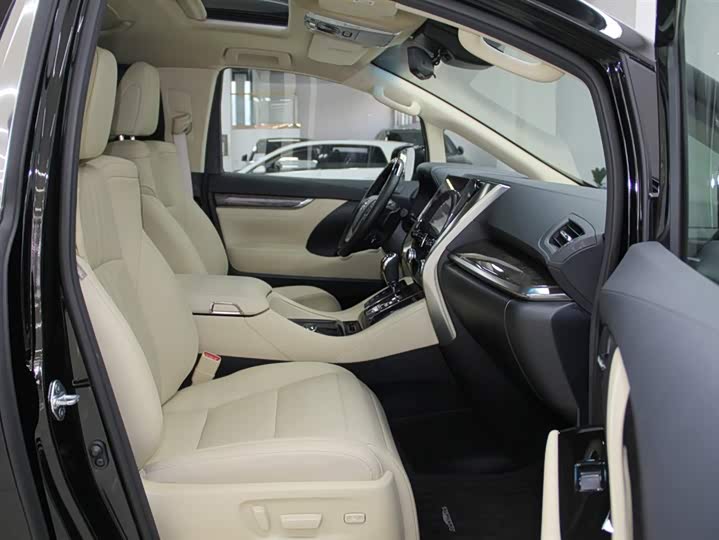 Фото 9 - Toyota Alphard