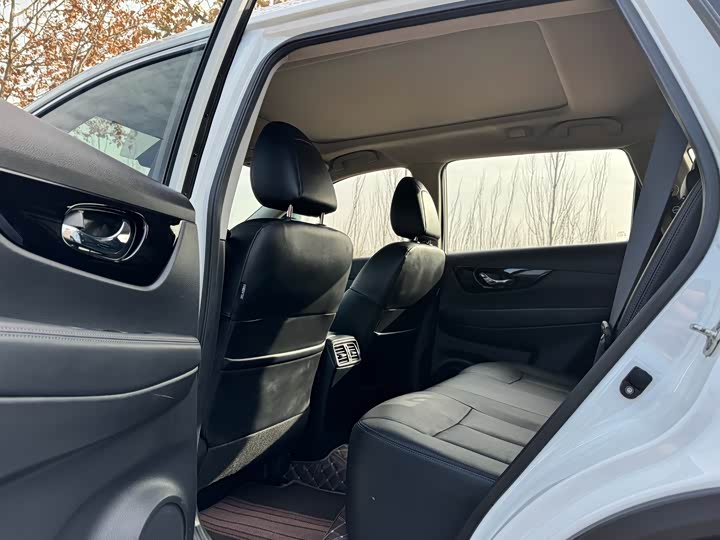 Фото 8 - Nissan X-Trail