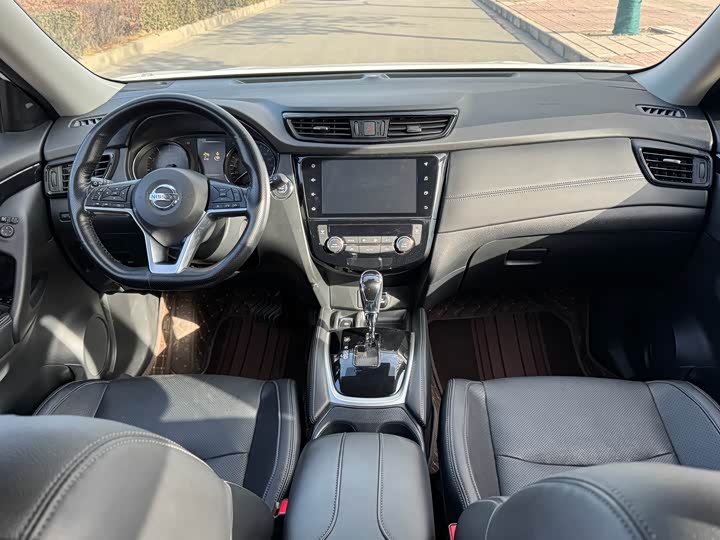 Фото 9 - Nissan X-Trail