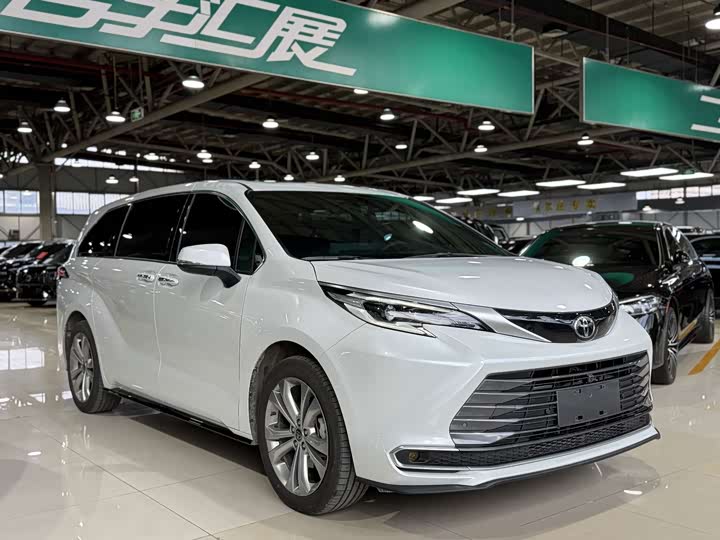 Фото 3 - Toyota Sienna