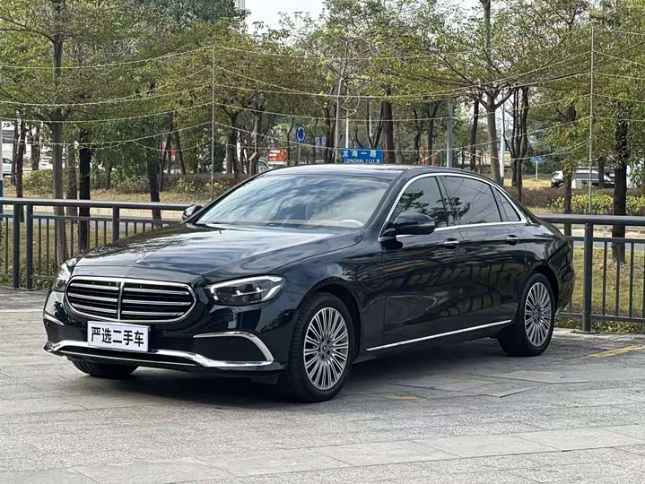 Фото 1 - Mercedes-Benz E-Class