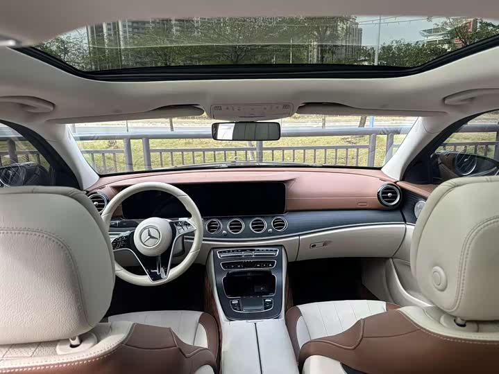 Фото 5 - Mercedes-Benz E-Class