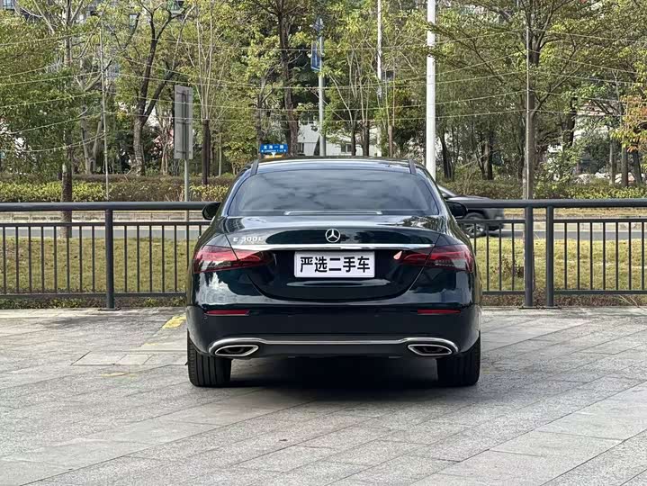 Фото 8 - Mercedes-Benz E-Class