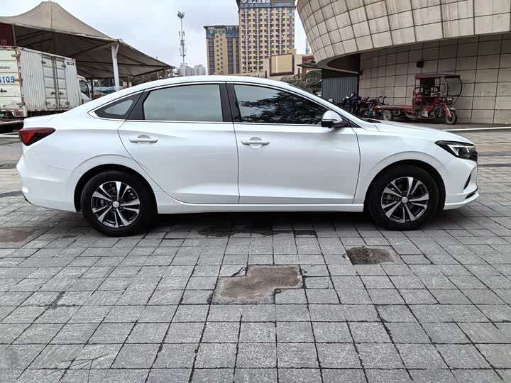 Фото 4 - Changan Eado Plus