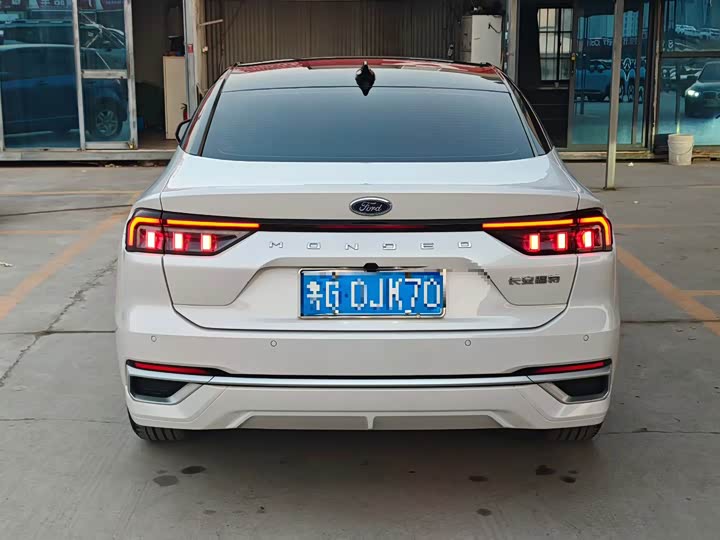 Фото 8 - Ford Mondeo