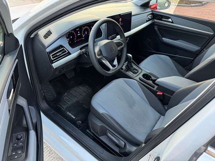 Фото 3 - Volkswagen Lavida