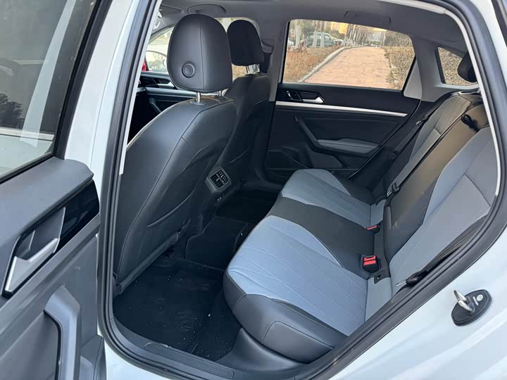 Фото 4 - Volkswagen Lavida