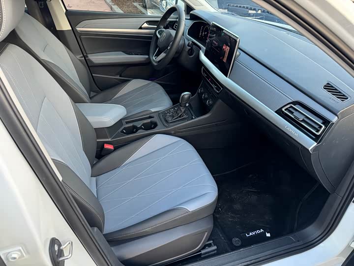 Фото 7 - Volkswagen Lavida