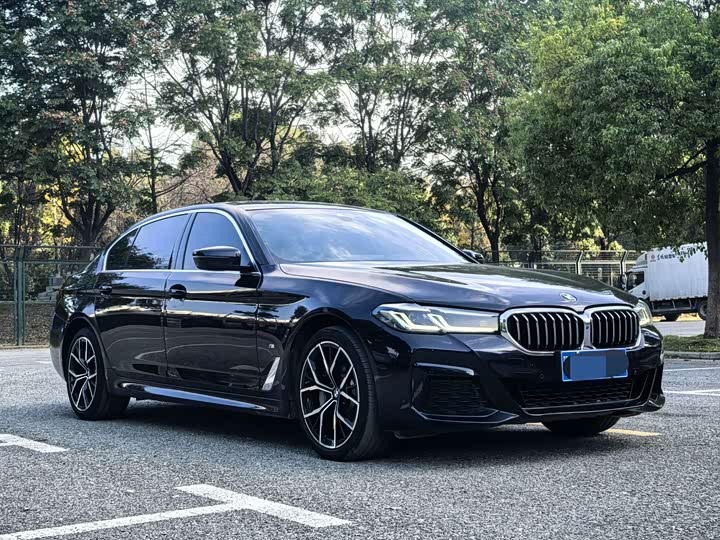 Фото 3 - BMW 5 Series